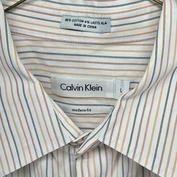 00010-A Calvin Klein Men's Button-Down Shirt - Picture 2 of 4